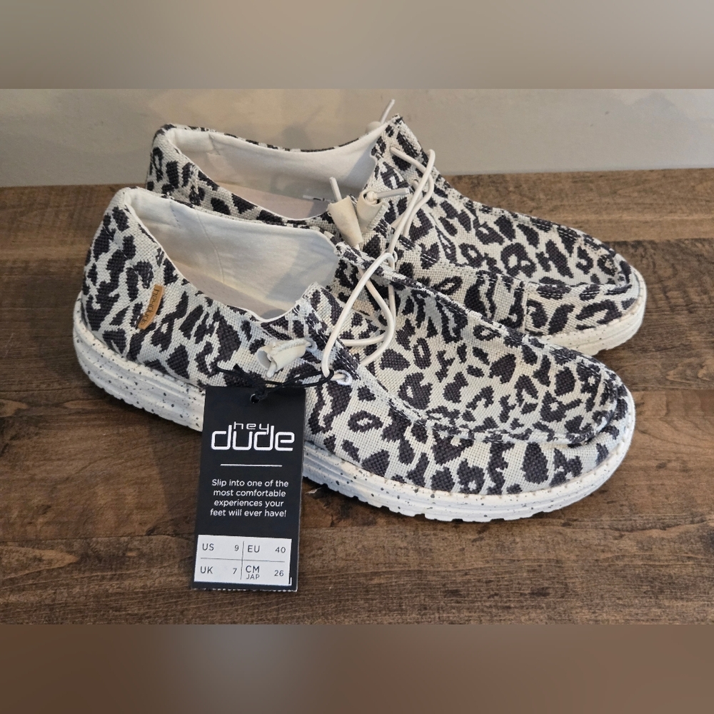 Hey Dude Women's Wendy Cheetah Grey Print Slip-On Loafers Size 9